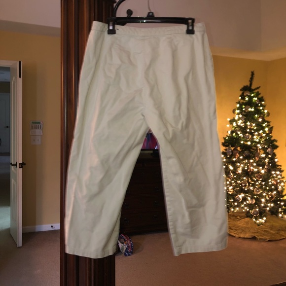 French Kuff Capri Pants - Picture 4 of 4